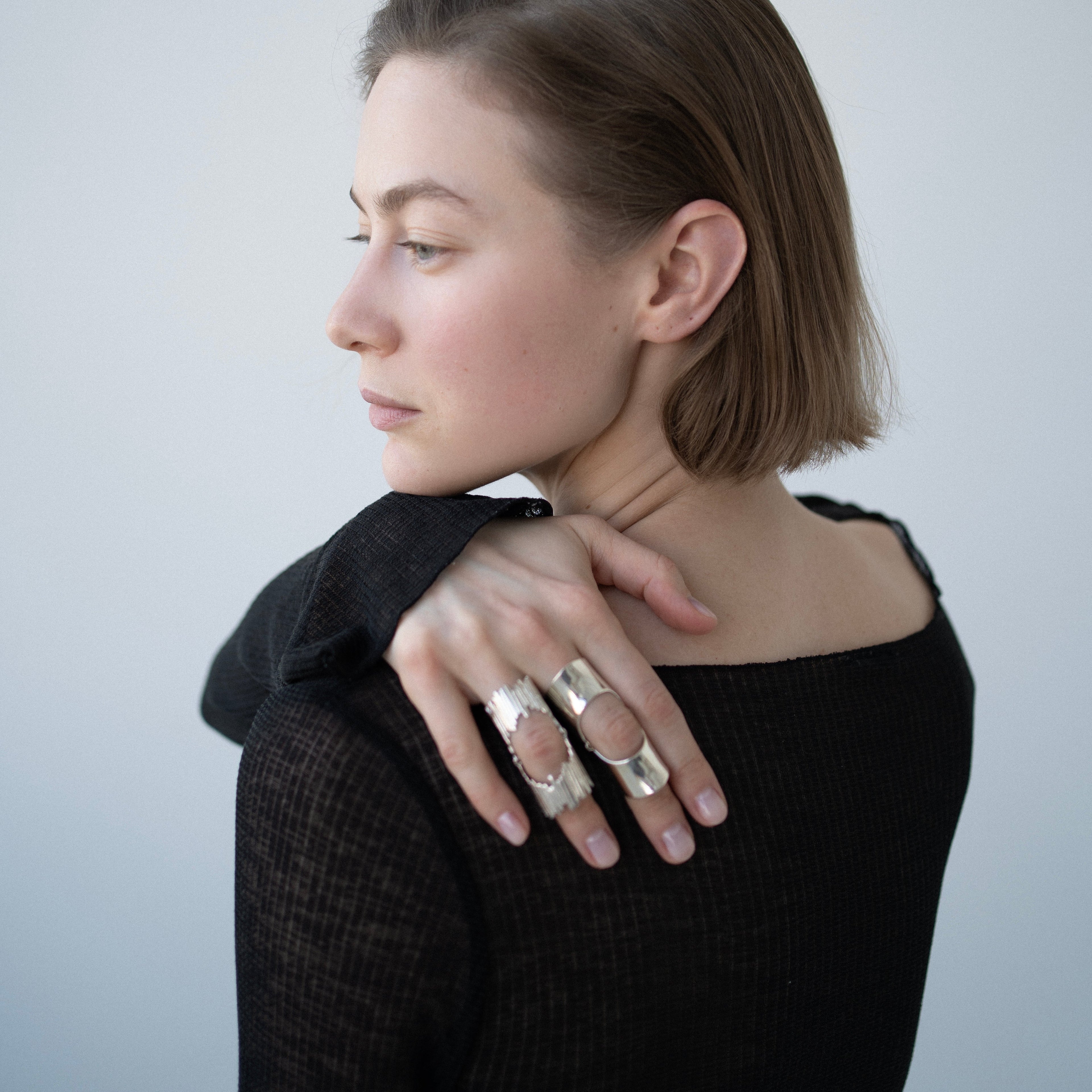 "SIlver full finger smooth ring"